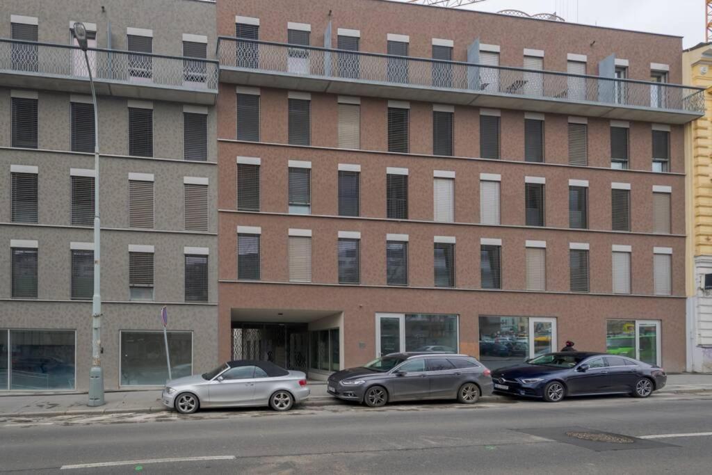 Appartamento Bright Studio, 10min To The Centre, Free Parking Praga
